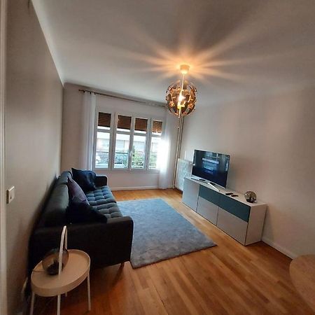 Bel Appartement 2 Pieces, Sortie De Metro Ligne 8 Charenton-le-Pont Luaran gambar