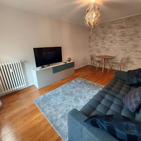 Bel Appartement 2 Pieces, Sortie De Metro Ligne 8 Charenton-le-Pont Luaran gambar