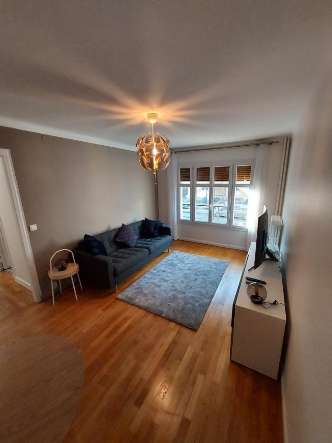 Bel Appartement 2 Pieces, Sortie De Metro Ligne 8 Charenton-le-Pont Luaran gambar