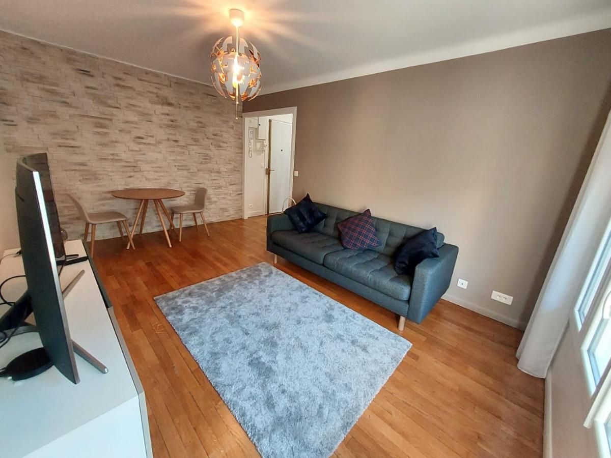 Bel Appartement 2 Pieces, Sortie De Metro Ligne 8 Charenton-le-Pont Luaran gambar