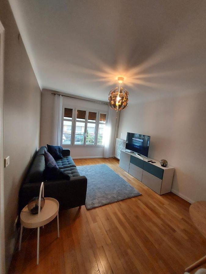 Bel Appartement 2 Pieces, Sortie De Metro Ligne 8 Charenton-le-Pont Luaran gambar