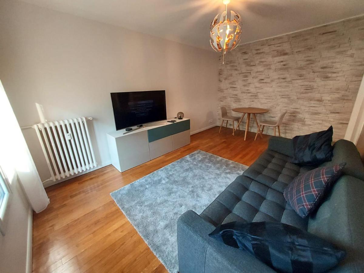 Bel Appartement 2 Pieces, Sortie De Metro Ligne 8 Charenton-le-Pont Luaran gambar