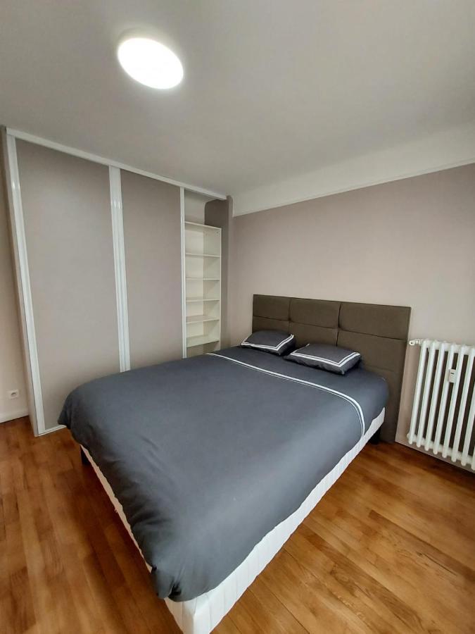 Bel Appartement 2 Pieces, Sortie De Metro Ligne 8 Charenton-le-Pont Luaran gambar