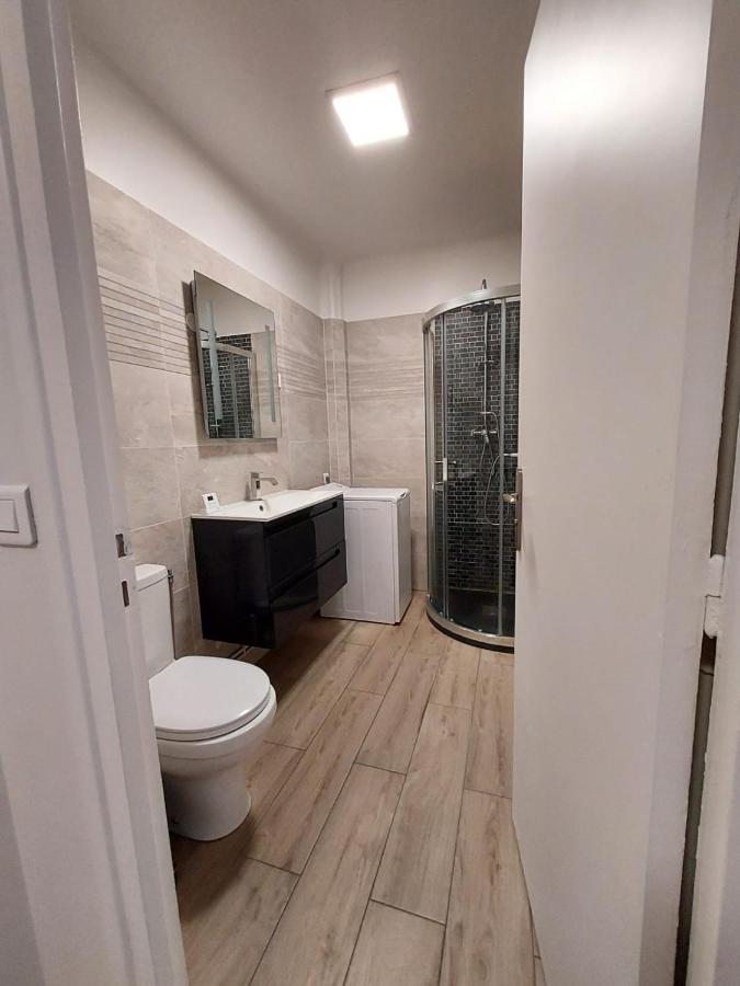 Bel Appartement 2 Pieces, Sortie De Metro Ligne 8 Charenton-le-Pont Luaran gambar